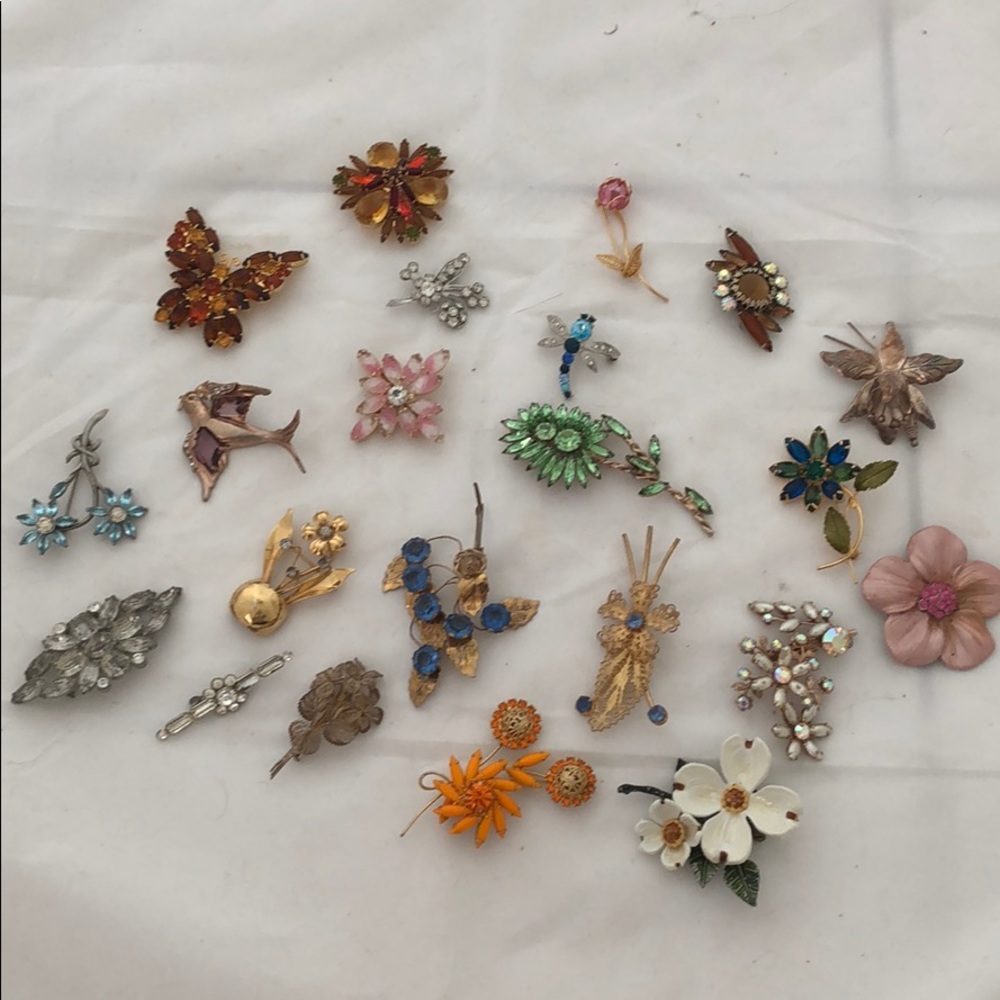 Bundle of Vintage Costume Brooches